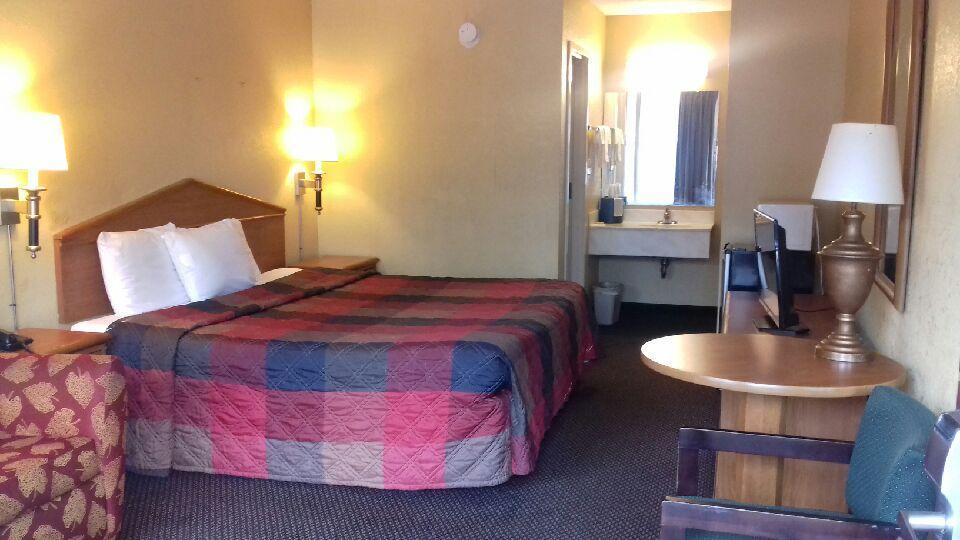 Budgetel Inn&Suites Birmingham Exterior foto