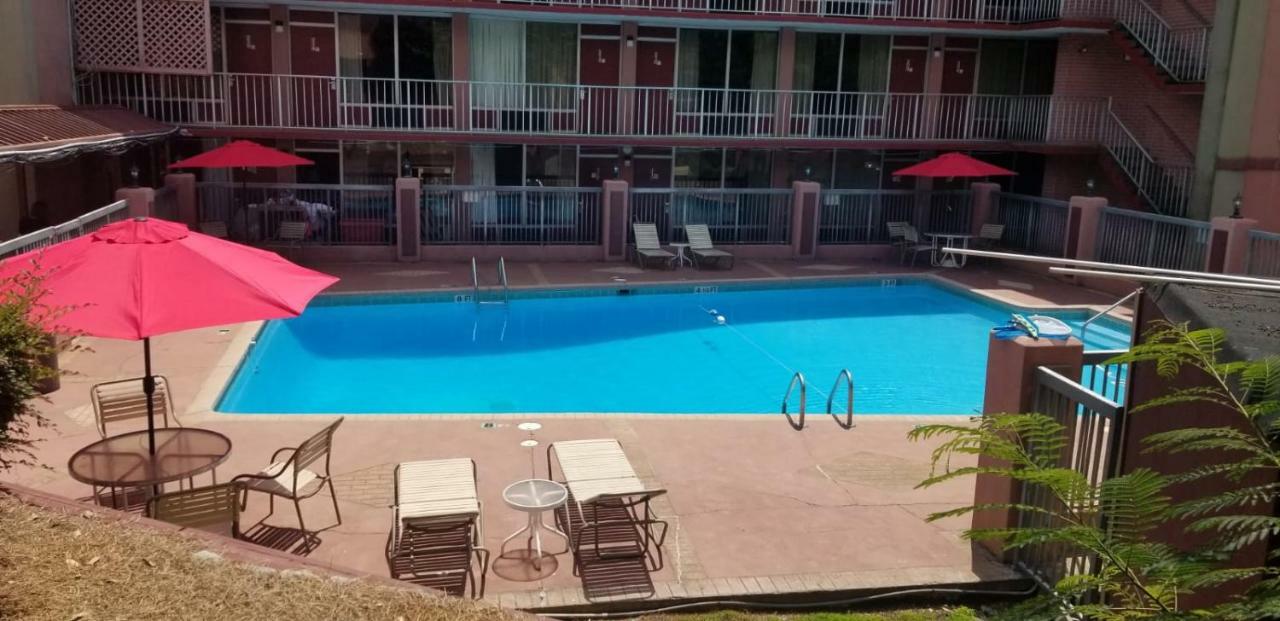 Budgetel Inn&Suites Birmingham Exterior foto