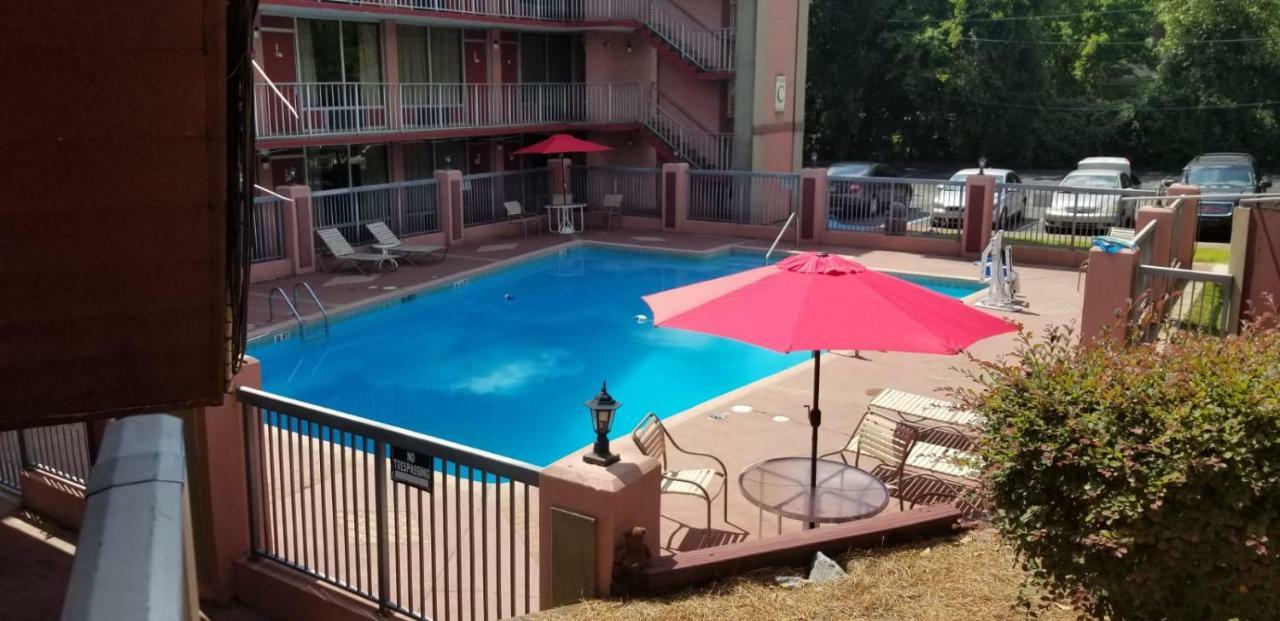 Budgetel Inn&Suites Birmingham Exterior foto